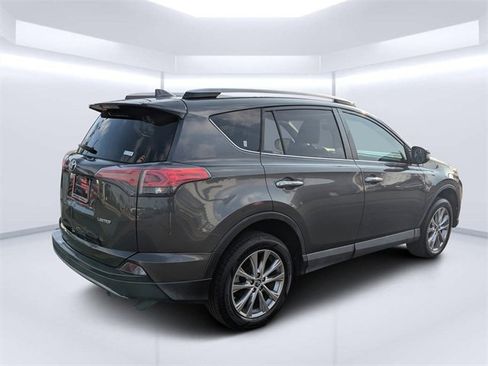 Used 2018 Toyota RAV4 Limited image 3
