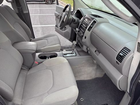 Used 2011 Nissan Frontier SV w/ SV Premium Utility Pkg image 27