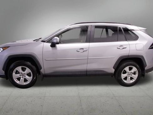 Used 2019 Toyota RAV4 XLE image 2