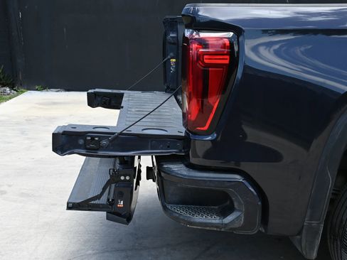 Used 2023 GMC Sierra 1500 Denali w/ Technology Package image 11