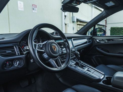 Used 2020 Porsche Macan image 15