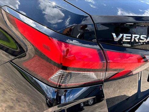 Used 2024 Nissan Versa S w/ Trunk Package FWD image 27