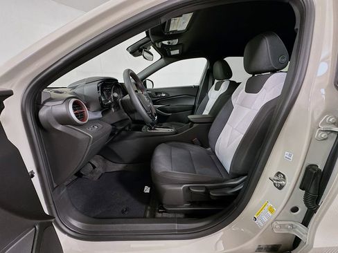 Used 2026 Chevrolet Trax RS w/ Driver Confidence Package image 21