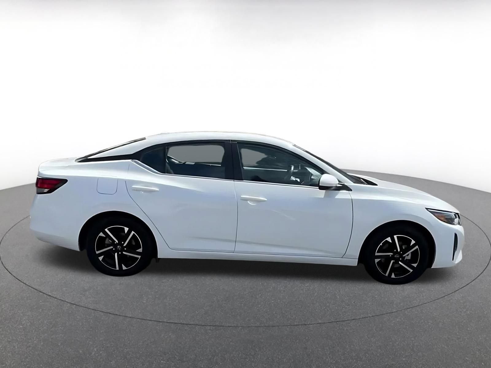 Used 2025 Nissan Sentra SV FWD image 15