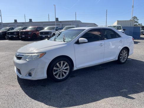 Used 2012 Toyota Camry XLE image 4