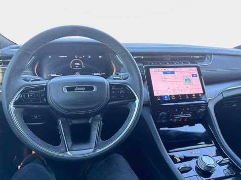 Used 2023 Jeep Grand Cherokee L Overland image 29