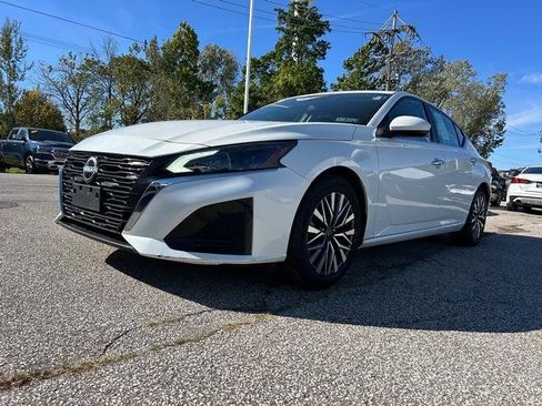 Used 2023 Nissan Altima 2.5 SV image 7