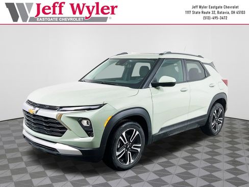 New 2026 Chevrolet TrailBlazer LT w/ LT Cold Weather Package FWD image 2