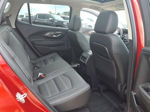 Used 2024 GMC Terrain Denali w/ Denali Premium Package AWD/4WD image 18