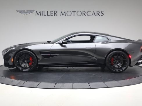 Used 2026 Aston Martin Vanquish RWD image 3