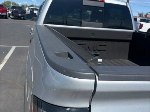 Used 2018 GMC Sierra 1500 SLT AWD/4WD image 9
