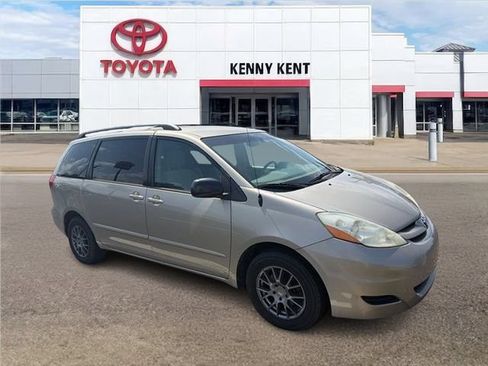 Used 2008 Toyota Sienna LE FWD image 1