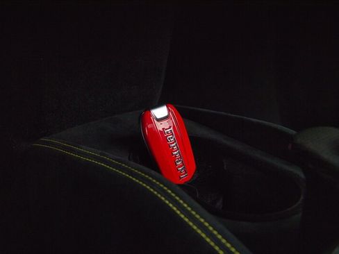 Used 2021 Ferrari F8 Tributo RWD image 29