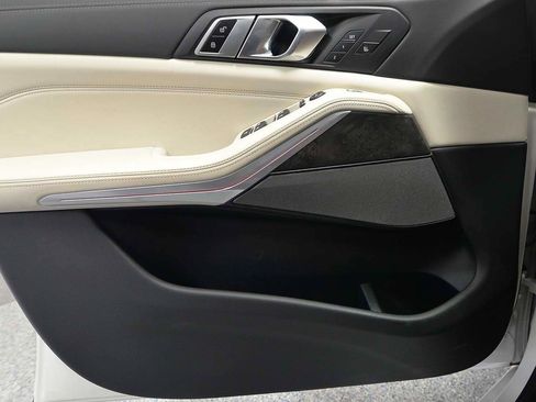 Certified 2024 BMW X5 xDrive40i w/ M Sport Package image 6