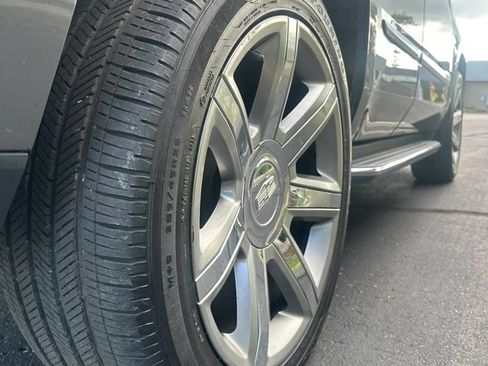 Used 2019 Cadillac Escalade Luxury AWD/4WD image 21