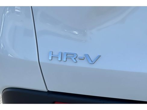 Used 2027 Honda HR-V LX image 17