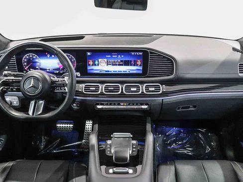 Used 2024 Mercedes-Benz GLS 580 4MATIC image 13