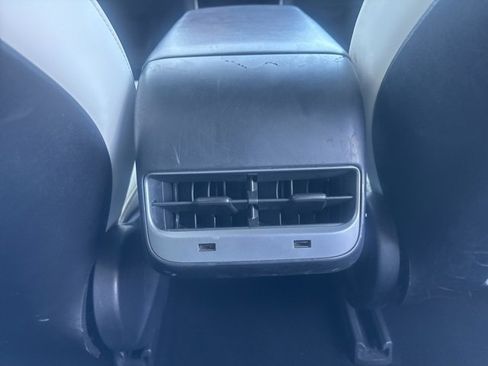 Used 2018 Tesla Model 3 Long Range image 16