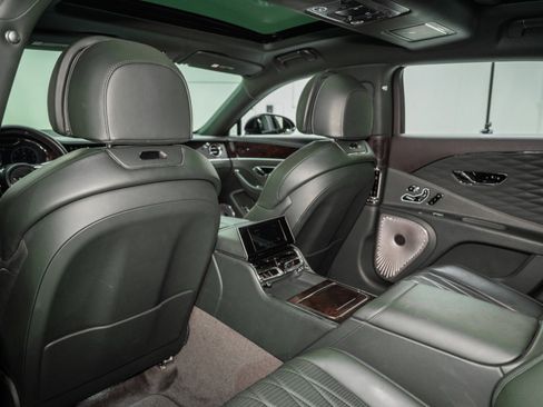 Certified 2022 Bentley Flying Spur V8 image 22