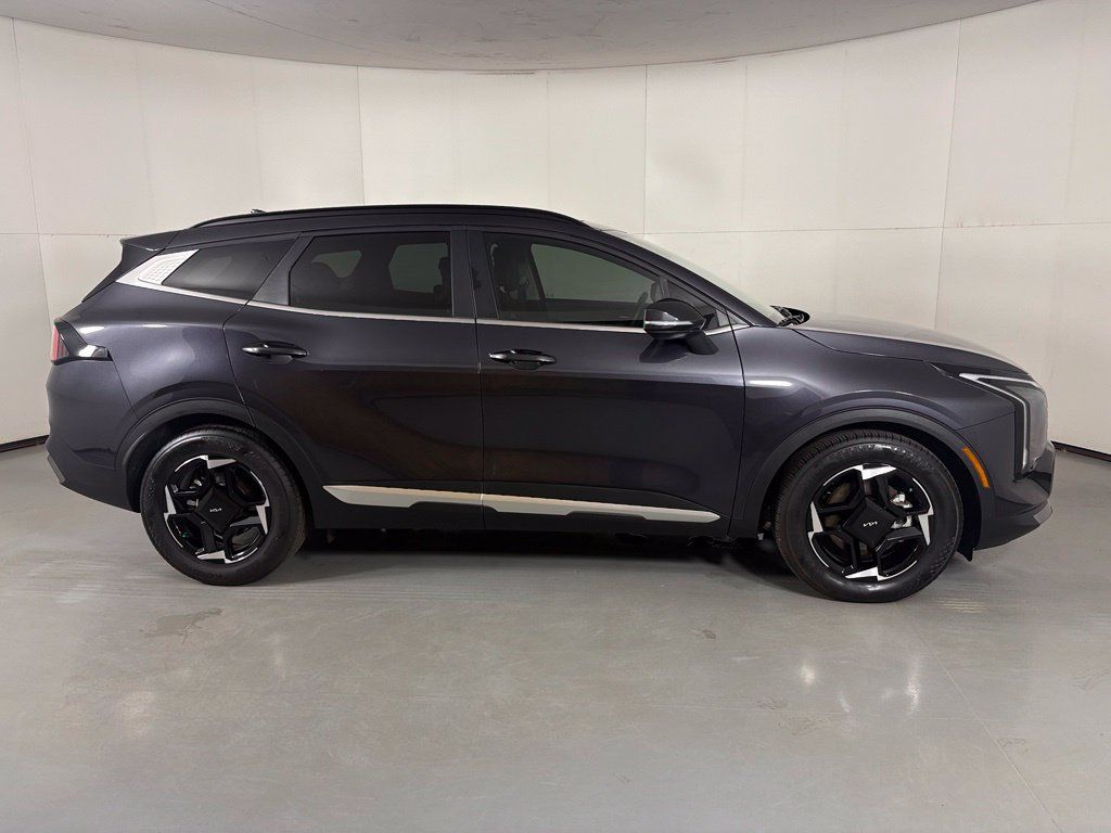 Used 2026 Kia Sportage EX w/ EX Panorama Roof Package FWD image 9