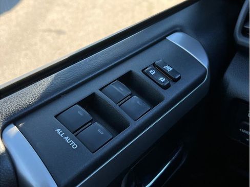 Used 2018 Toyota 4Runner SR5 image 17