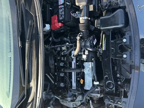 Used 2025 Nissan Versa SV image 29