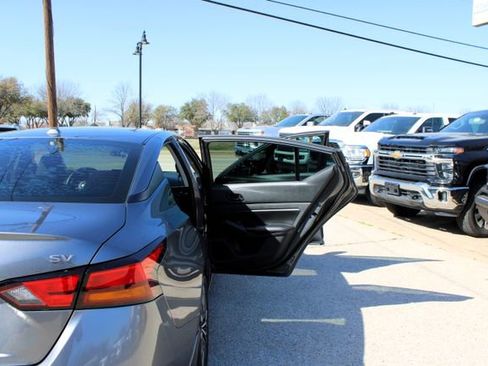 Used 2023 Nissan Altima 2.5 SV w/ SV Premium Package FWD image 45