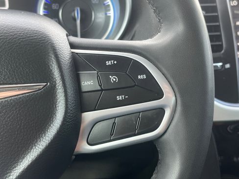 Used 2023 Chrysler 300 Touring L image 21