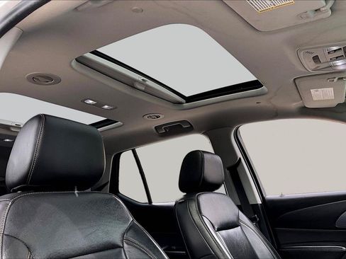 Used 2020 Chevrolet Traverse Premier w/ Redline Edition AWD/4WD image 29