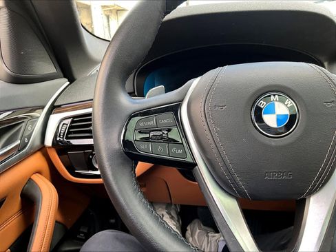 Used 2023 BMW 530i w/ Convenience Package image 19