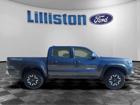 Used 2023 Toyota Tacoma TRD Off-Road image 2