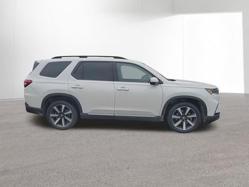 Used 2023 Honda Pilot Elite image 11