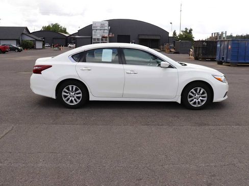 Used 2018 Nissan Altima 2.5 S w/ S Convenience Package FWD image 4