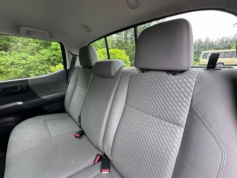 Used 2022 Toyota Tacoma SR5 w/ Technology Package AWD/4WD image 11