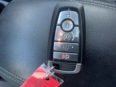 Used 2022 Ford Escape SE w/ Convenience Package image 31