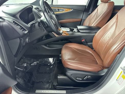Used 2017 Lincoln MKX Reserve w/ Lincoln MKX Climate Package AWD/4WD image 4