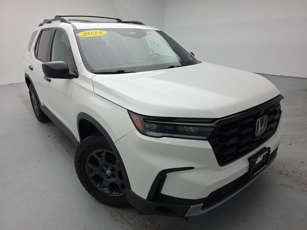 Used 2024 Honda Pilot TrailSport image 3