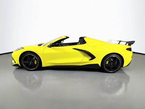 Used 2021 Chevrolet Corvette Stingray Premium Conv w/ Z51 Performance Package image 4