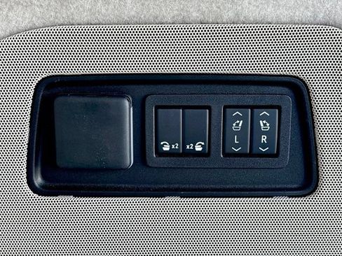 Used 2025 Cadillac Escalade Sport Platinum AWD/4WD image 46