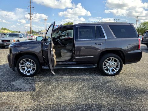 Used 2018 GMC Yukon SLT w/ Premium Edition image 9