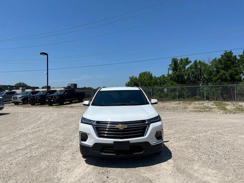 Used 2023 Chevrolet Traverse LT FWD image 4