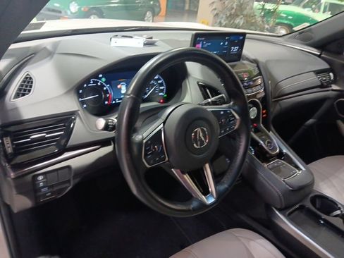 Used 2025 Acura RDX SH-AWD image 3