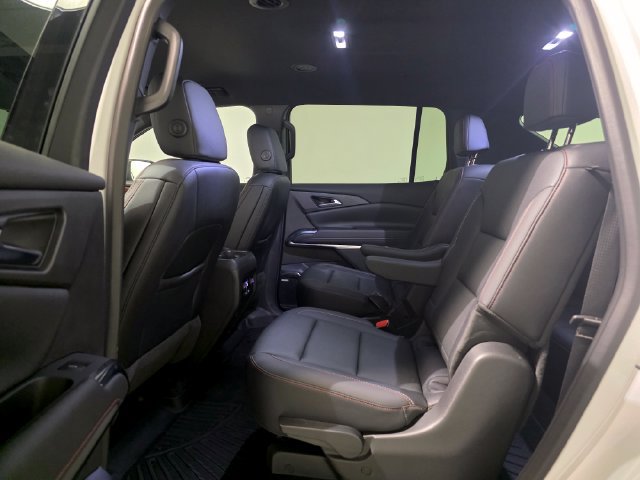 Used 2025 Chevrolet Traverse Z71 w/ Enhanced Driving Package AWD/4WD image 28
