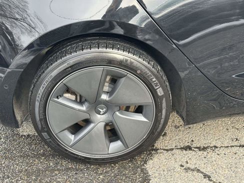 Used 2021 Tesla Model 3 Standard Range Plus image 8