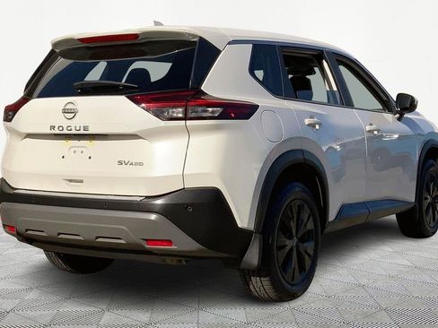 Used 2023 Nissan Rogue SV image 5