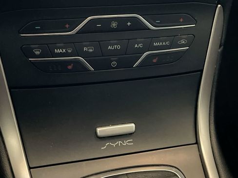 Used 2018 Ford Edge SEL w/ Canadian Touring Package AWD/4WD image 19