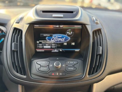 Used 2015 Ford Escape SE w/ SE Chrome Package image 19