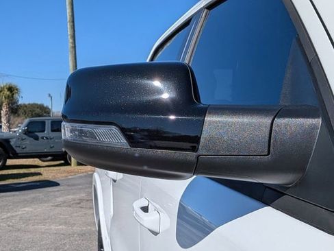 New 2026 RAM 1500 Laramie AWD/4WD image 11