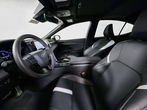 Used 2025 Toyota Camry SE w/ Multimedia Upgrade Package FWD image 20