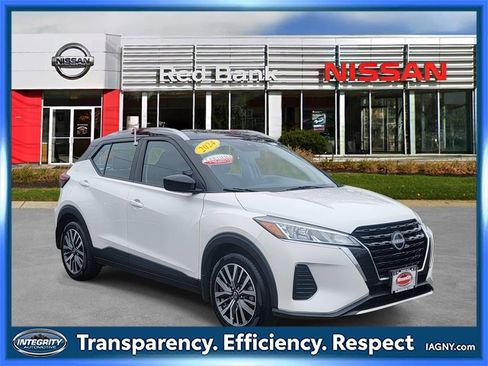 Certified 2024 Nissan Kicks SV image 1